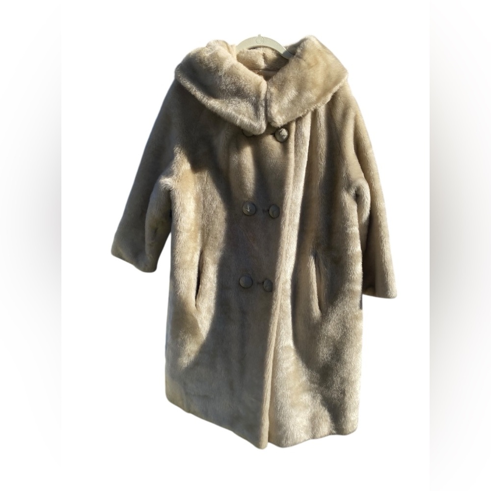 1960s Cream Faux Fur Coat 1960s Handmade faux fur collared button up coat. S - Picture 13 of 15
